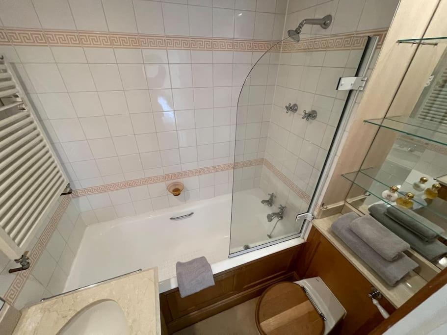 Circus Mews Townhouse:2 Beds:2 En-Suite Baths:Parking:City Centre:Quiet Area Экстерьер фото